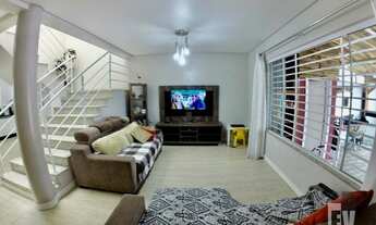 Imagem 2: Casa Mobiliada 2 Andares 3 Dormitórios 1 Vaga no/Centro de Balneário Camboriú/SC