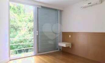 Imagem 3: Casa Térrea Barro Branco, 1.720 m2 - 3 suítes, 3 salas, 6 vagas cobertas, piscina e jardin