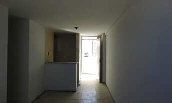 Imagem 3: Excelente localização, com 03 quartos (Sendo 01 suíte,02 com armários), sala, wc social, c