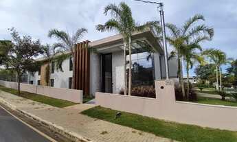 Imagem 7: Casa de condomínio para venda possui 464 metros quadrados com 4 quartos