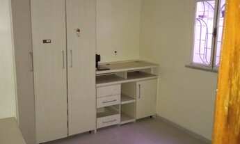 Imagem 7: Casa para aluguel e venda possui 476 metros quadrados com 3 quartos