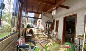 Imagem 2: Terreno 360m2 com 2 casas a 200m da praia em Florianópolis