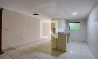 Imagem 2: Apartamento para Aluguel - Anil, 2 Quartos, 60 m2