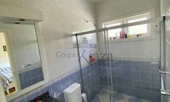 Imagem 6: Casa de condomínio sobrado para aluguel possui 200 metros quadrados com 3 quartos