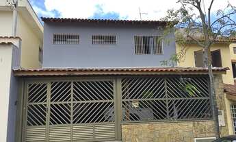 Imagem: Sobrado com 3 suítes, 3 vagas e quintal