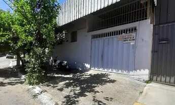 Imagem 3: Casa localizada no Setor Aeroporto/com 8 barracões