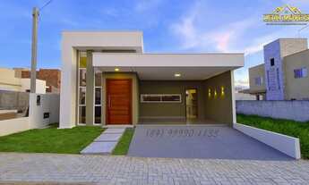 Imagem 2: Casa no condomínio Ecoville 1 com 2 suítes e 1 semi suíte, confira