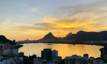 Imagem 3: Apartamento com 134m², composto por 4 quartos sendo 01 suíte, 2 vagas, vista Lagoa e Crist