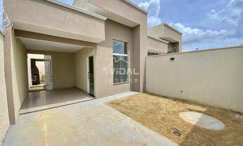 Imagem 2: Casa 2/4 Fundo da Avenida - Localização Privilegiada