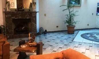 Imagem 6: Sobrado espetacular com excelente padrão construtivo