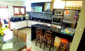 Imagem 3: Casa de condomínio, 208m2, 3 quartos, 1 suíte c/sacada, piscina, garagem fechada