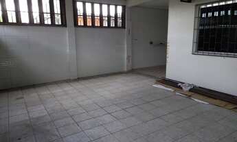 Imagem 3: Casa para aluguel e venda possui 476 metros quadrados com 3 quartos