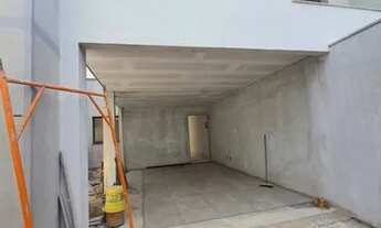 Imagem 2: Linda Casa Geminada com 3 Quartos, Suíte e 2 Vagas no Bairro Itapoã