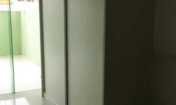 Imagem 4: Apartamento para venda possui 60 metros quadrados com 2 quartos em Buraquinho Lauro de Fr