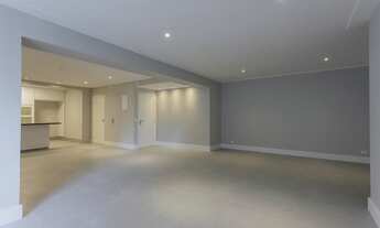 Imagem 5: 3 quartos sendo 1 suite (com grande Walk-in closet) e 2 quartos grandes dividindo 1 banhei