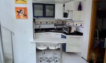 Imagem 2: Apto duplex mobiliado e decorado com hidromassagem, lavanderia no prédio e sacada e MOB