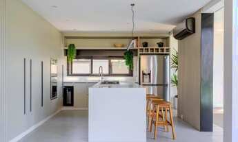 Imagem 5: Casa no Condomínio Caledônia em Camboriú SC 03 Suítes 04 Vagas Mobiliada 431,78m²