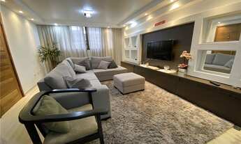 Imagem 5: LINDO SOBRADO MEDINDO NO CENTRO DE PINHAIS