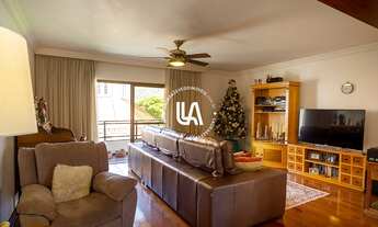 Imagem 7: Clássico é eterno!! Imponente e super bem localizado, esse prédio oferece tudo de bom que