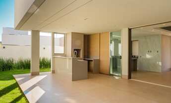 Imagem 7: Casa de condomínio a venda possui 292 metros quadrados com 4 quartos