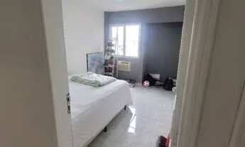 Imagem 4: Quarto grande com cama Queen