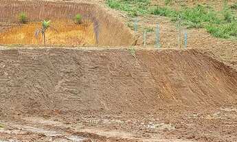 Imagem 2: Chácara com lagoa grande e plator pronto