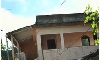 Imagem 2: ALUGO CASA RIO DO OURO SOBRADO 2 QUARTOS VARANDA