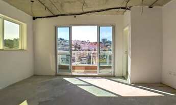 Imagem 2: Sala comercial com sacada, 2 banheiros com ventilação natural, 1 vaga de garagem, no contr