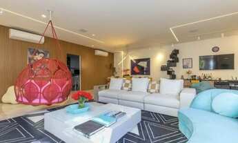 Imagem 3: Sobrado Altíssimo Padrão 5 suítes 5 Vagas à Venda em Jardim Petrópolis