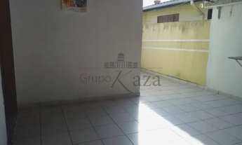 Imagem 6: Casa para aluguel possui 94 metros quadrados com 4 quartos