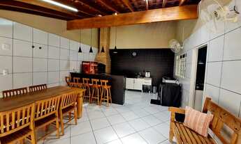 Imagem 2: LINDA CASA- 3 DORM - 1 SUITE - VARANDA COM CHURRASQUEIRA - COZINHA PLANEJADA - VAGA