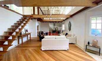 Imagem 6: Casa impecável com 4 suítes, piscina e terreno plano em condomínio