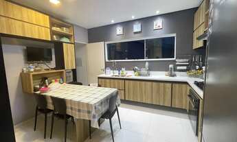 Imagem 6: Casa para venda em Vitória com 3 Suites com closet na aabb