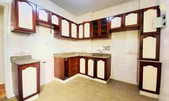 Imagem 2: Apartamento à venda na quadra da praia de Icaraí com 95 m2 e 2 quartos no melhor ponto do