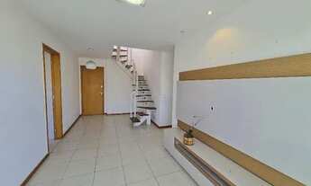 Imagem 3: ALUGO Cobertura de 2 quartos, com churrasqueira e piscina, 2 vagas, vista livre, Av. das A