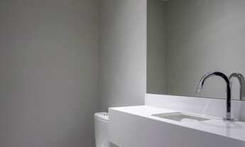 Imagem 6: 3 quartos sendo 1 suite (com grande Walk-in closet) e 2 quartos grandes dividindo 1 banhei