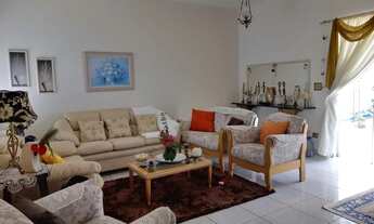 Imagem: Casa com 4 dorm - R$ 550 mil