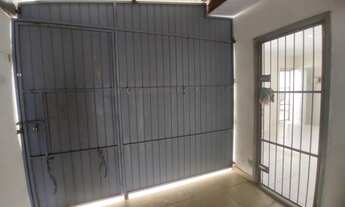 Imagem 3: Casa para Locação em Londrina, Vila Nova, 4 dormitórios, 1 suíte, 2 banheiros, 2 vagas