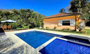 Imagem 2: Aconchegante casa linear com ótima localização e fácil acesso. 4 quartos