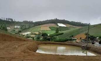 Imagem: Chácara com lagoa grande e plator pronto