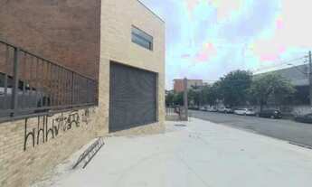 Imagem: Galpão para locação com chão epoxi