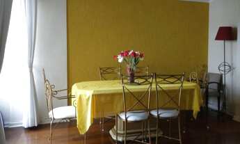 Imagem 5: Ampla área de lazer com quadra poliesportiva e excelente piscina