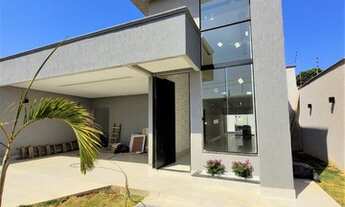 Imagem 1: Casa no setor Recanto do Bosque, 3 Quartos sendo 1 suíte com closet e banheira hidromassag