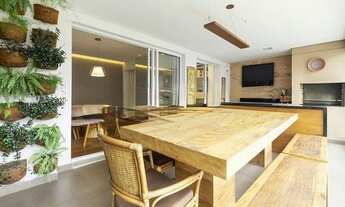 Imagem 3: Apartamento para venda possui 212 metros quadrados com 4 quartos em Aclimação - São Paulo