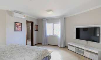 Imagem 3: Casa para venda com 286 metros quadrados com 4 quartos em Santa Felicidade - Curitiba - PR