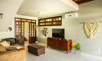 Imagem 2: Casa aconchegante com 4 suítes, piscina em local nobre na ilha de Floripa em SC