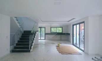 Imagem 2: Casa em condomínio à venda em Louveira/SP com 3 pavimentos