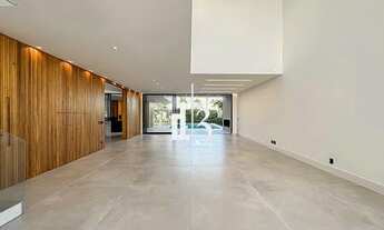 Imagem 4: Alphaville 5 suítes atemporal