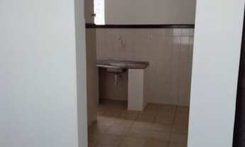 Imagem 5: Apartamento vale dos lagos terceiro andar 700.00 Rua Amilton santos G