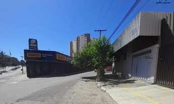 Imagem 4: Casa localizada no Setor Aeroporto/com 8 barracões